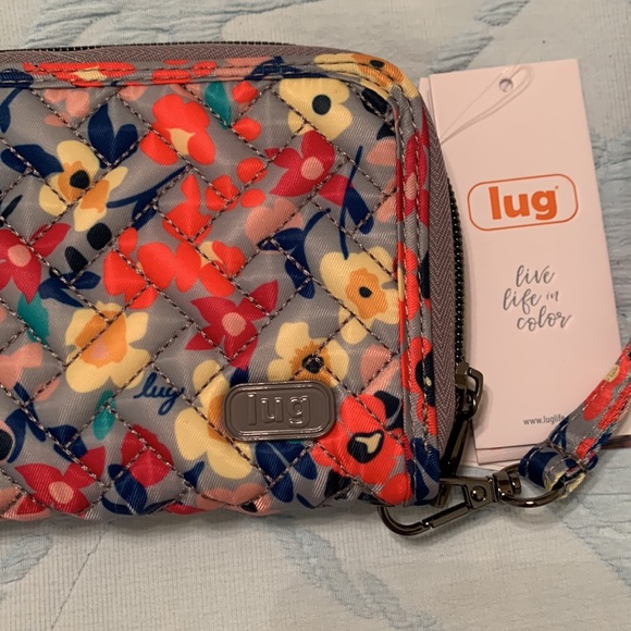 🌺New🌺Lug RFID Large Zippered Wallet - Picture 4 of 11